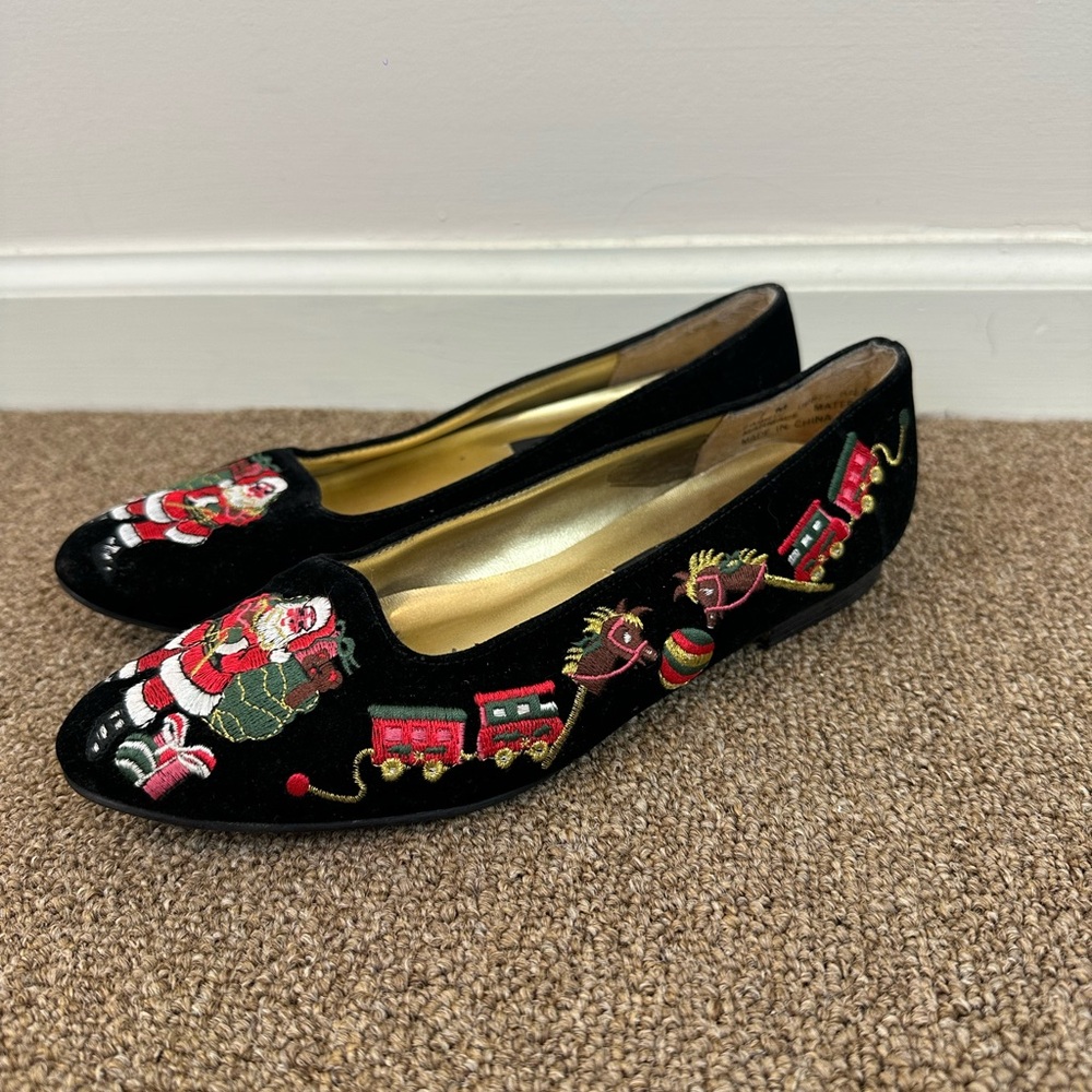 Vintage Pritzi Black Velvet Women's Embroidered Christmas Flats Santa Train Sz 7 - Picture 2 of 6
